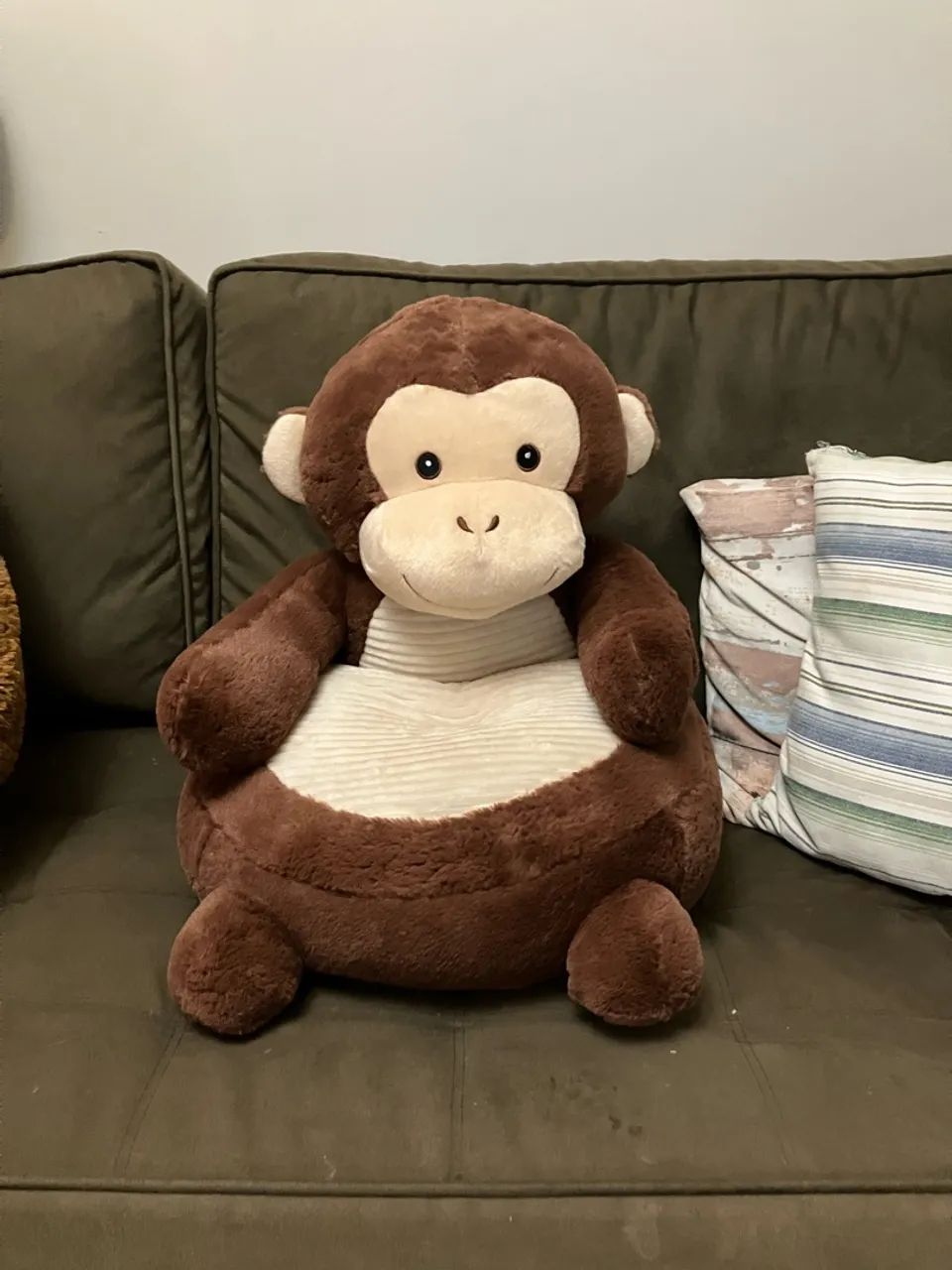 Poltrona infantil de macaco de pelúcia
