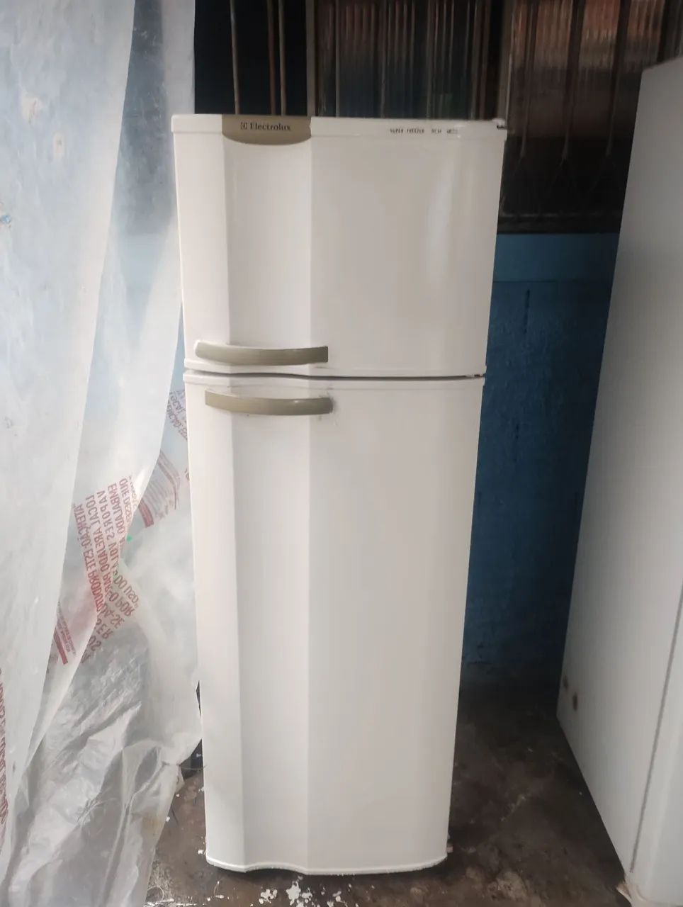 Vendo geladeira Eletrolux  - Foto 2