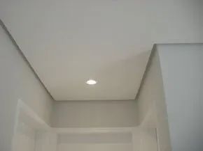 Gesso e rebaixamento 