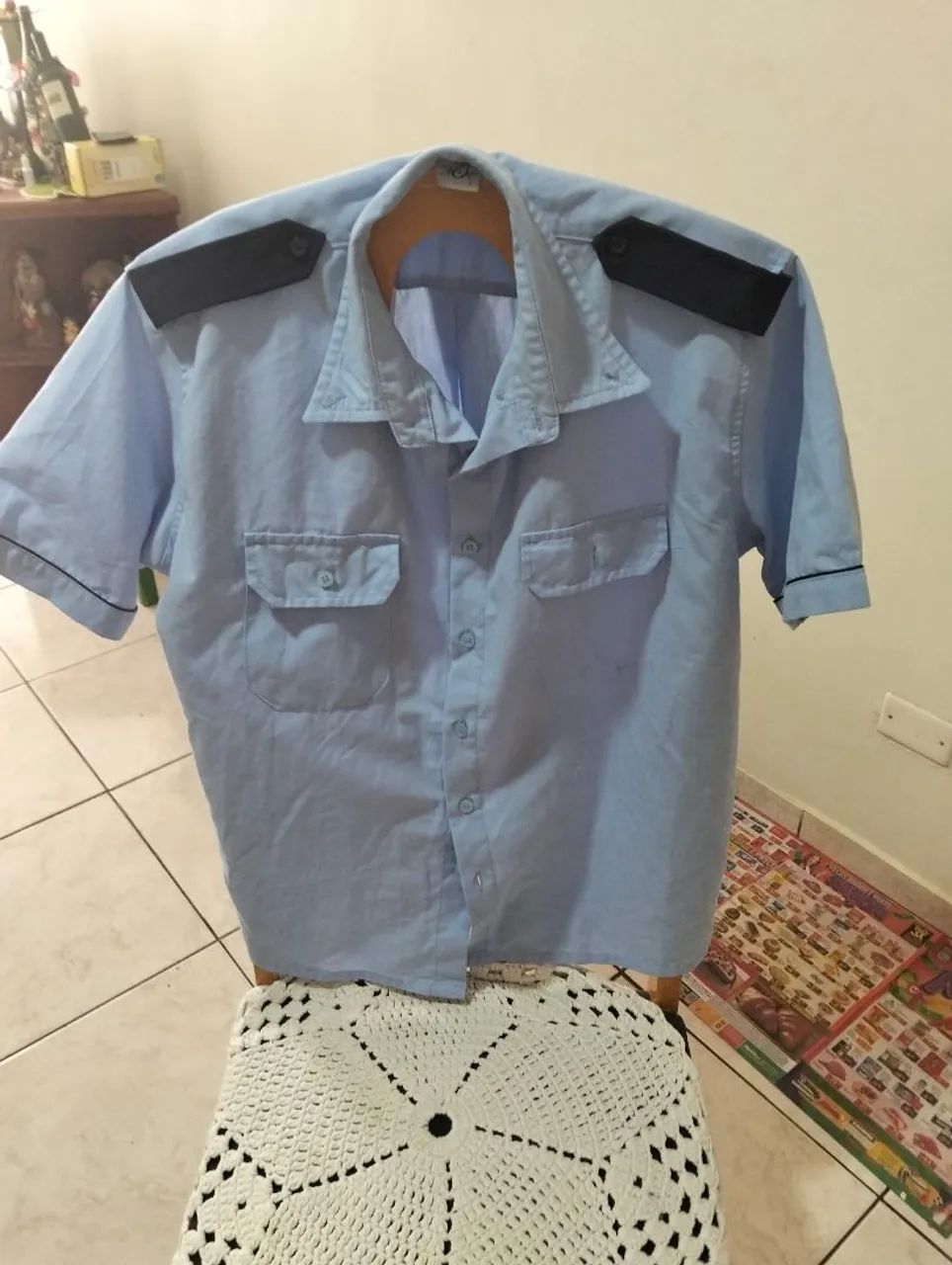 Lote de calças e camisas  - Foto 6