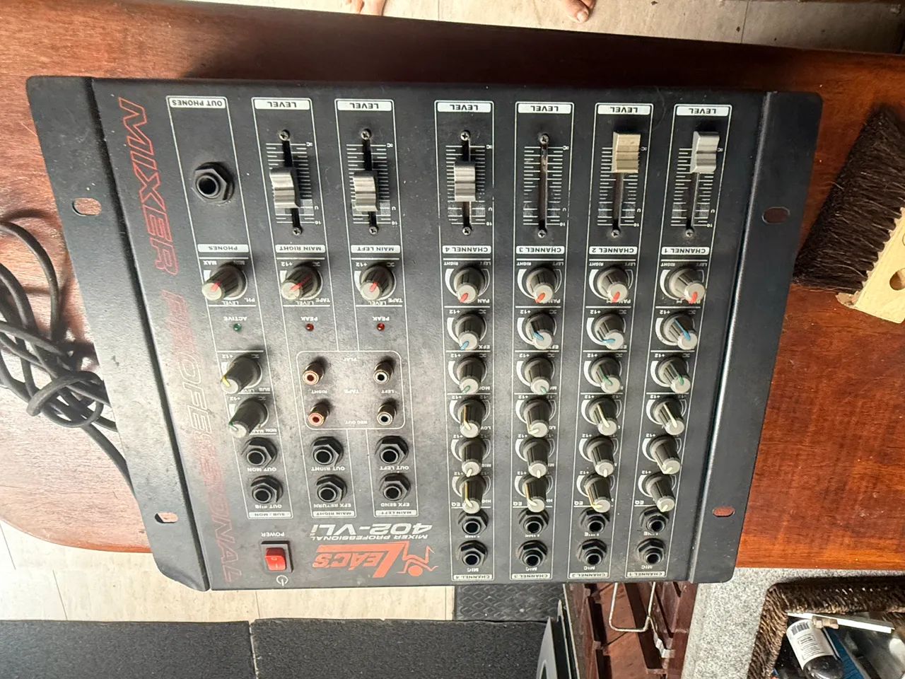 Mesa de som  Leacs 402 com 6 canais  - Foto 5