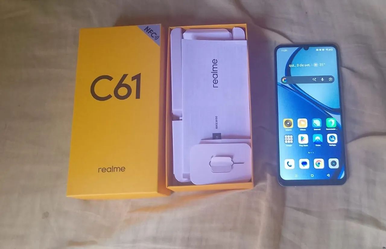 Vendo Realme C61 // Branco Com Dourado  - Foto 2