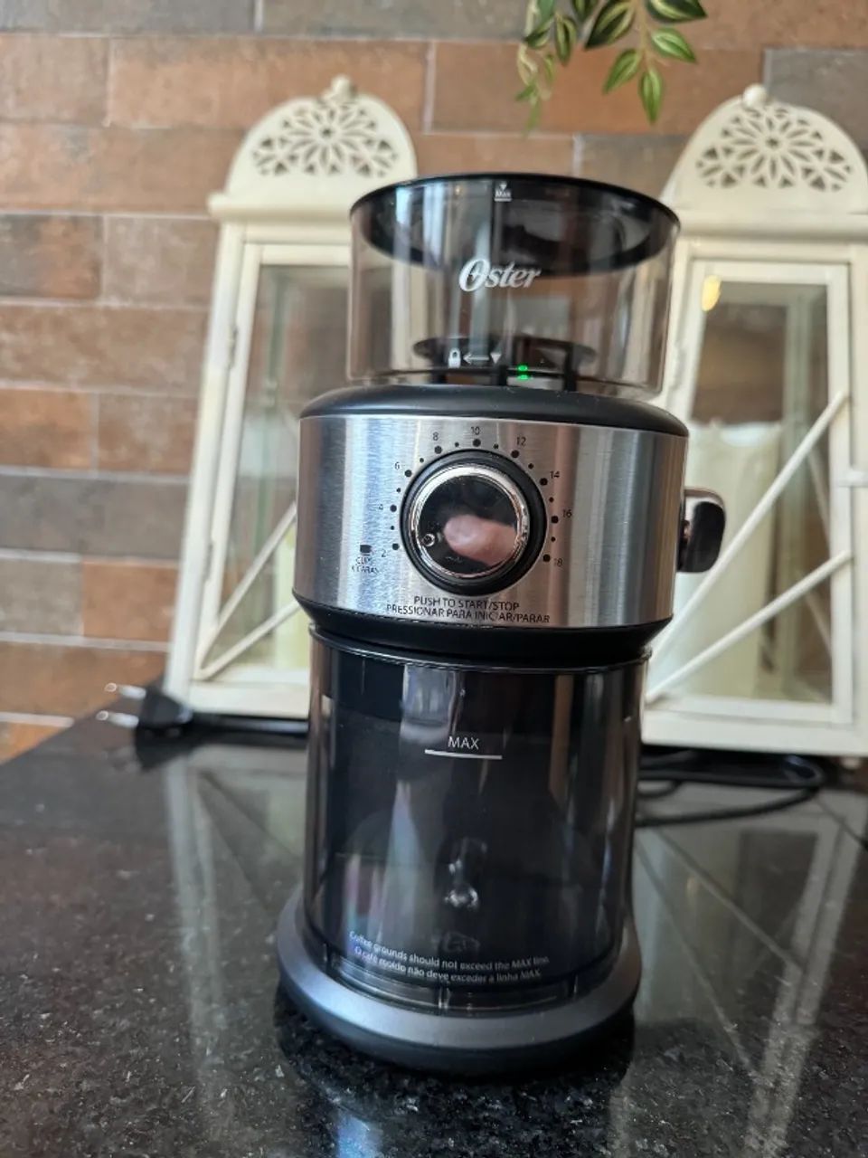 Moedor de Café Automático Oster Precision 18 Níveis