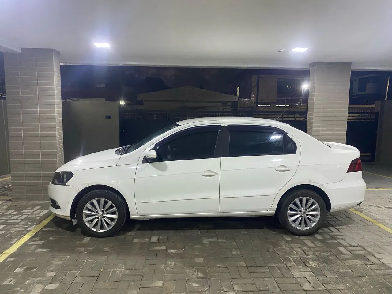 Volkswagen Voyage COMF/HIGHLI. 1.6 T.FLEX 8V 4P 2015