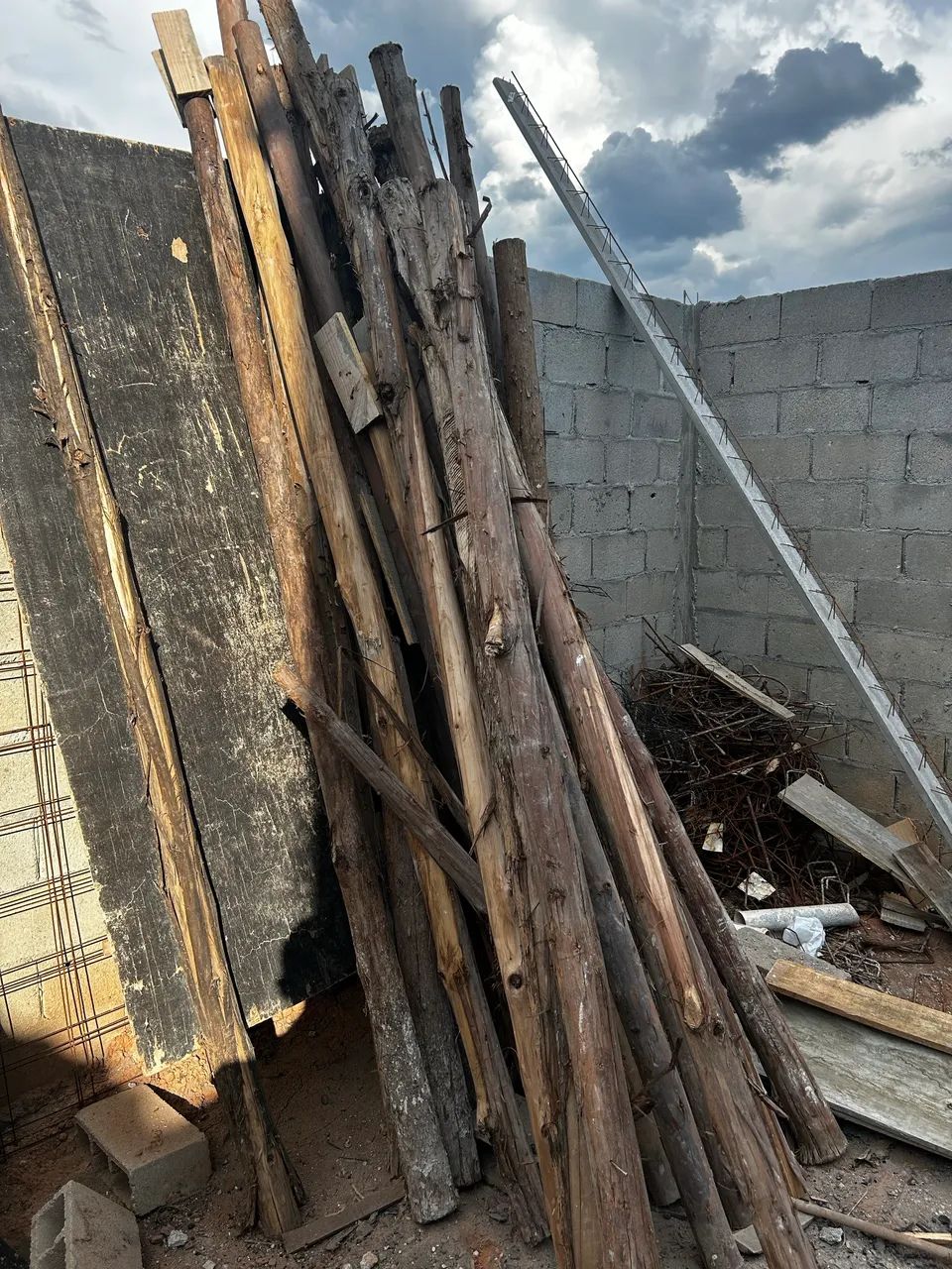 Tábua e pau de eucalipto P/ construção  - Foto 3
