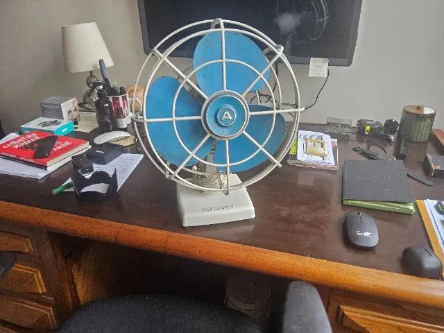 Ventilador classico funcionando 