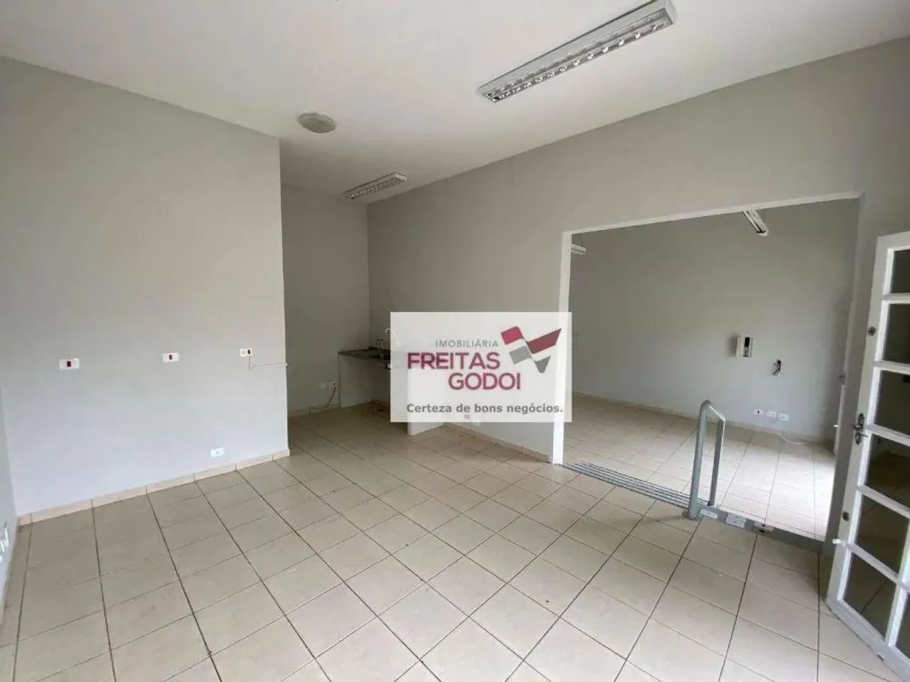 Loja para alugar, 50 m² - Parolin - Curitiba/PR - Foto 4