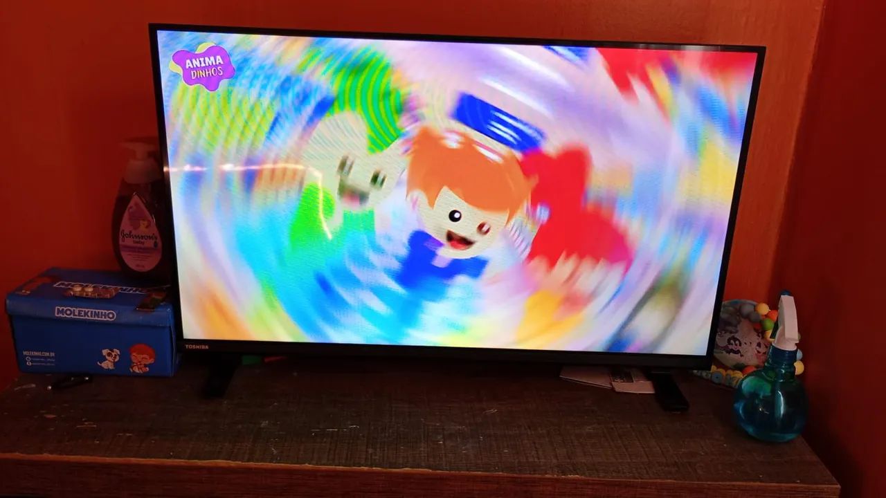 Vendo televisão 