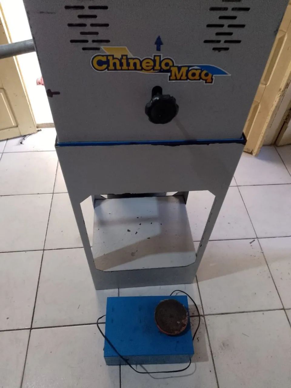 Vendo máquina de fazer chinelos  - Foto 3