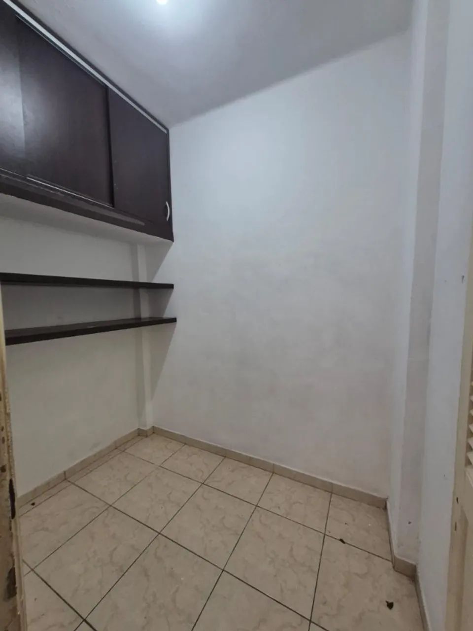 Excelente Apartamento Térreo com 80m², 02 Quartos, dependência completa e Quintal - Foto 5