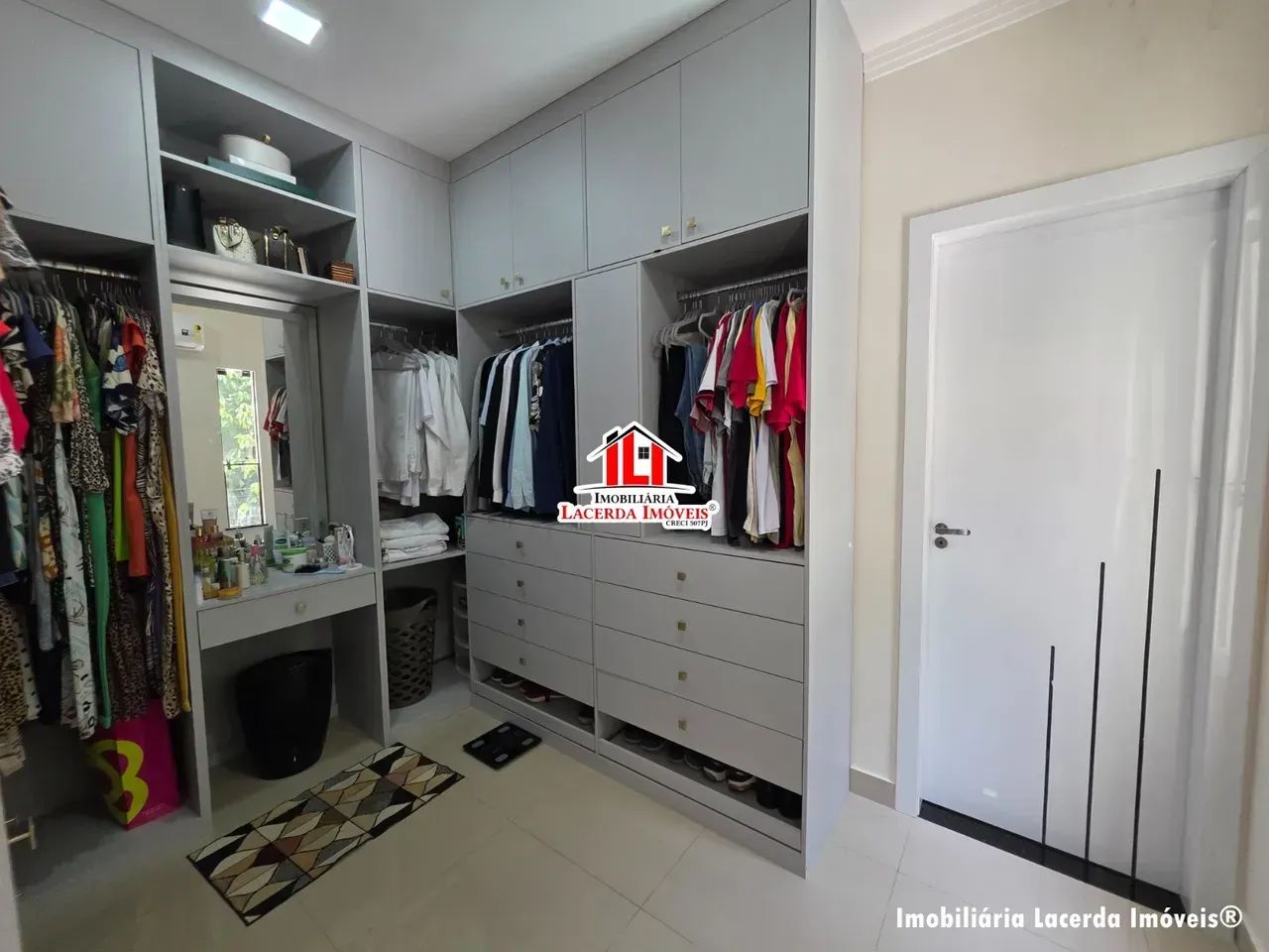 Casa Duplex no Residencial Tiradentes com 5 suítes sendo 1 master com closet e varanda - Foto 3