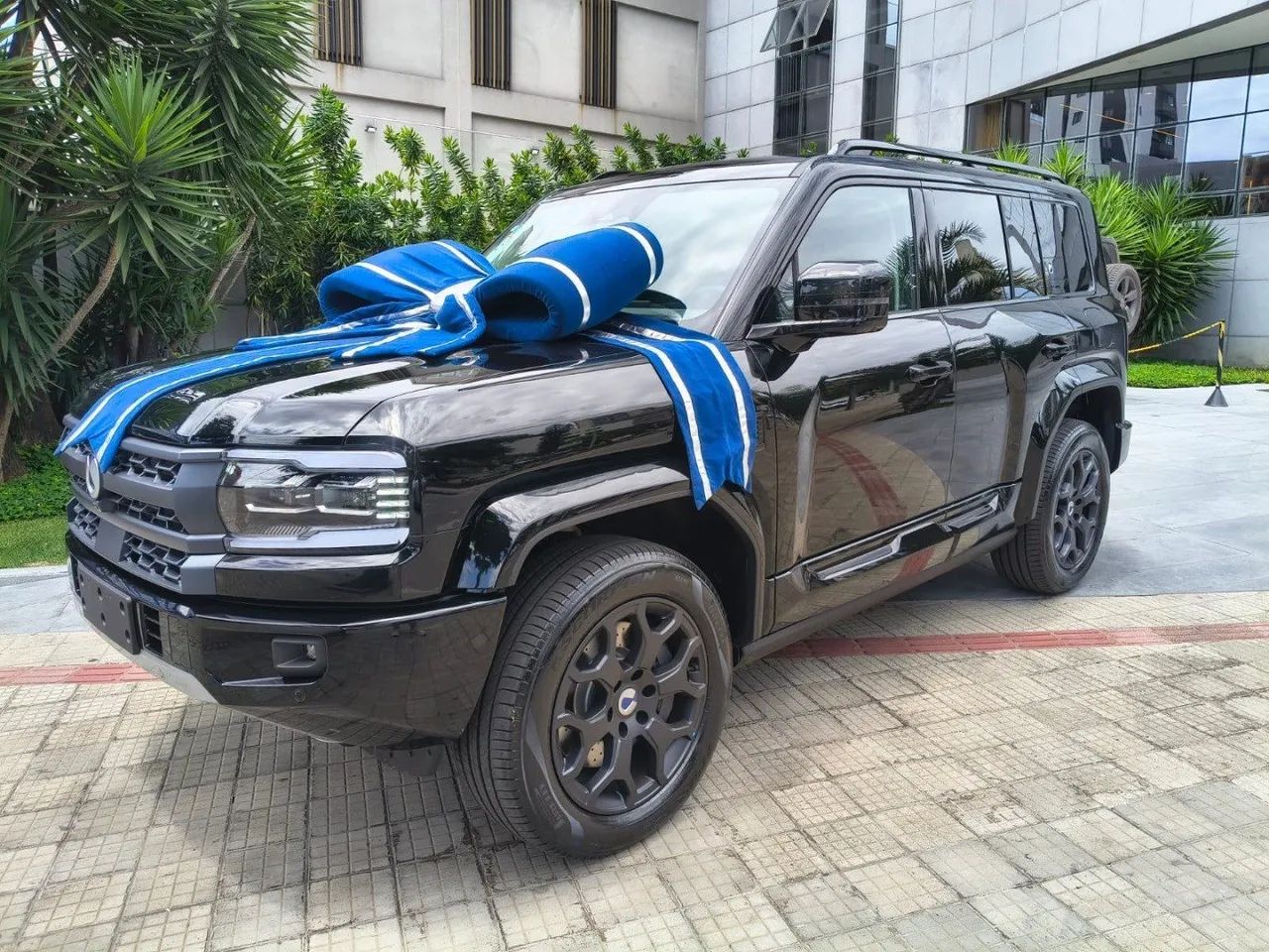 Denza B5 SUV híbrido plug-in, foto 4 de 20