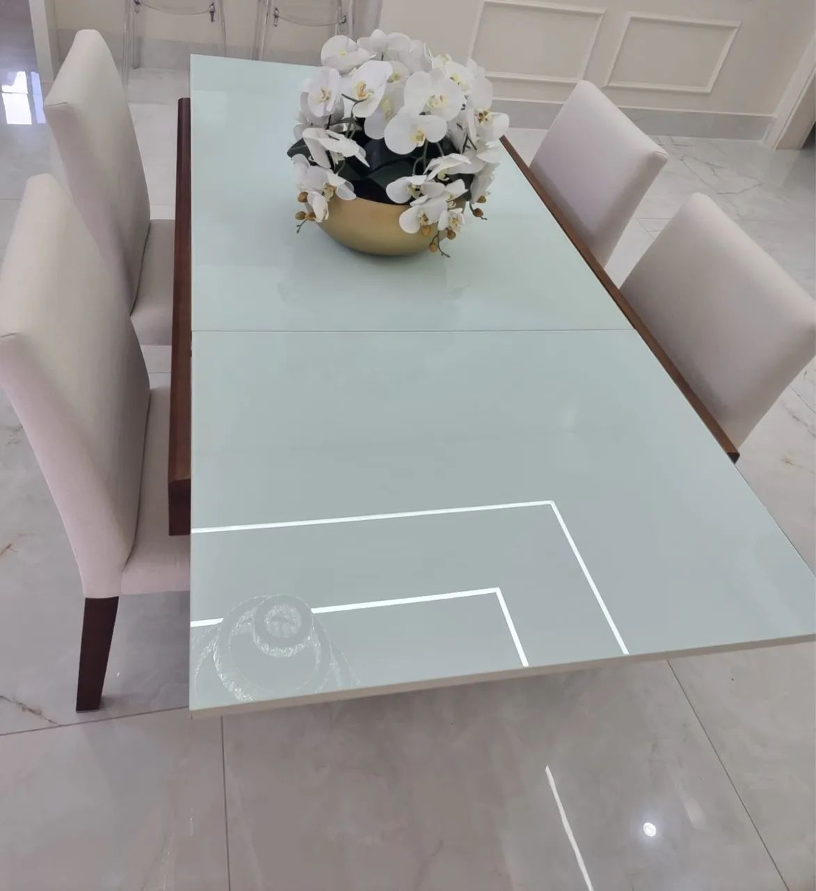 Mesa de jantar 6 lugares 1,86x80 com extensor aberto 