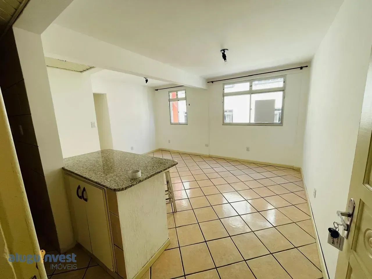 Apartamento para Alugar com 2 dormitórios em Capoeiras, Florianópolis/SC
