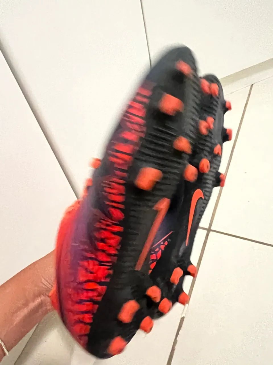 Chuteira Nike Hypervenom laranja rosa e roxa  - Foto 3