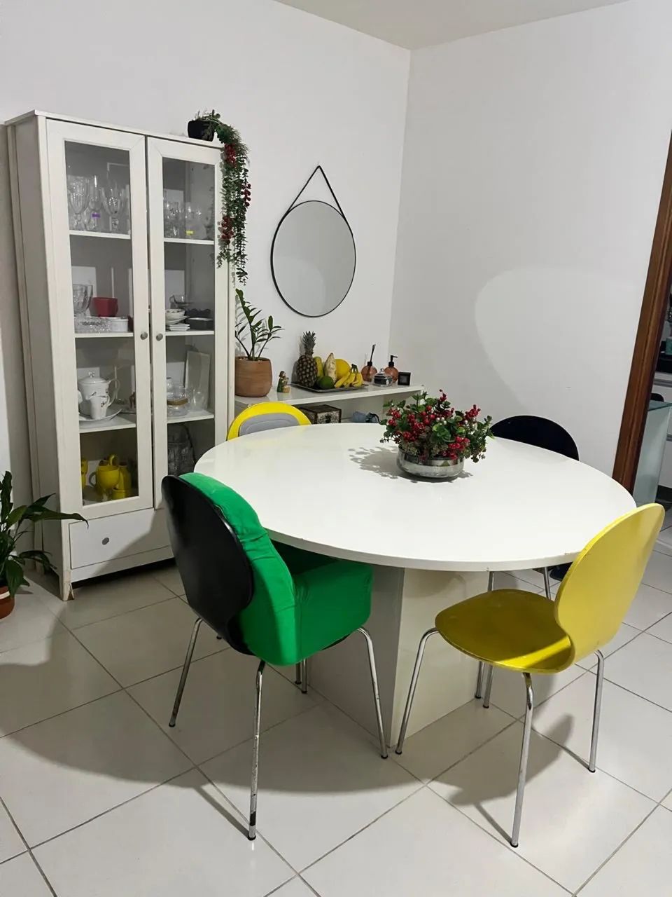 Mesa e aparador  - Foto 2