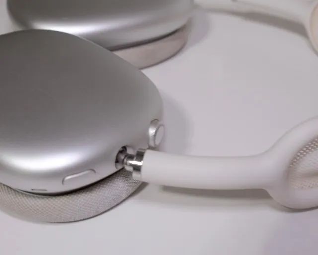 AirPods Max Apple - versão Lightning (1ª geração) - Usado com