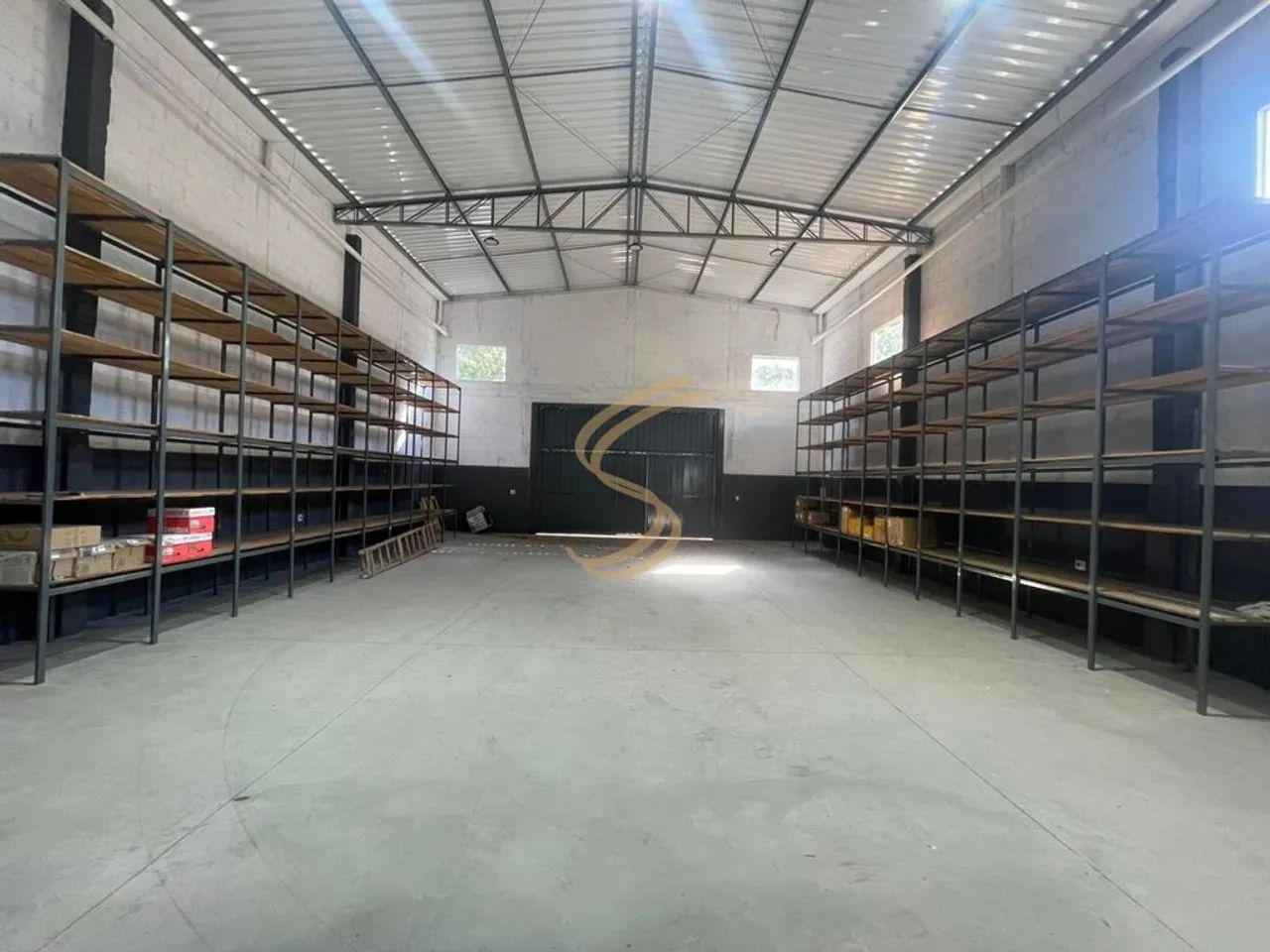 Galpão com mezanino e escritório à venda na Avenida Perimetral - Foto 4