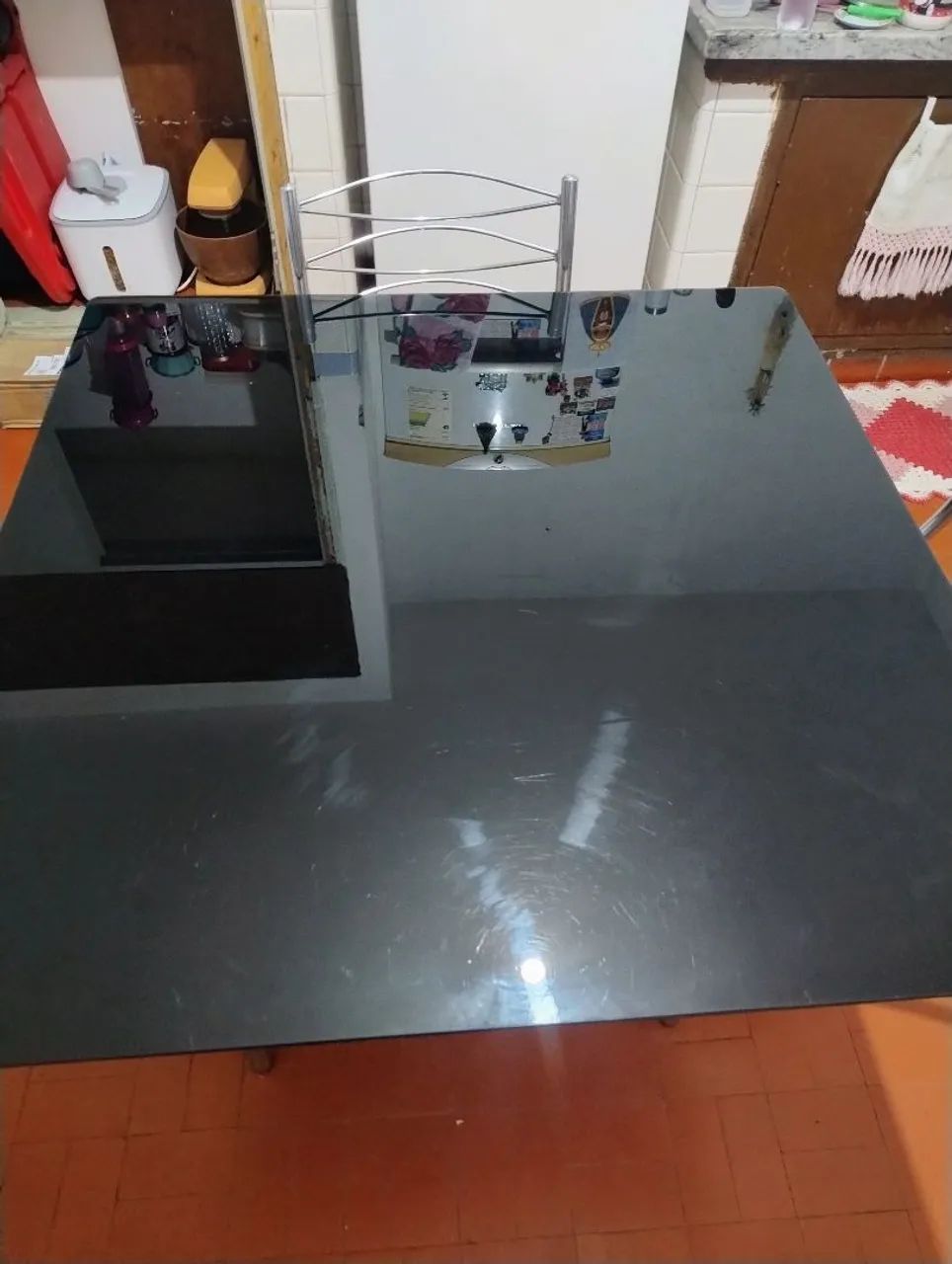 Mesa de vidro com 4 cadeiras  - Foto 2