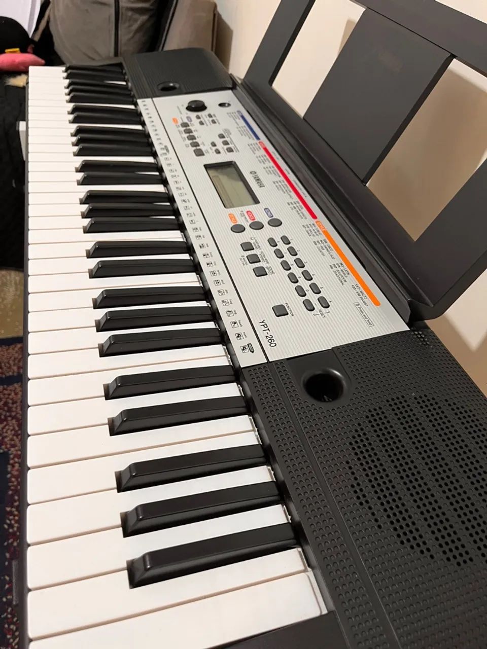 Teclado Yamaha PSR E263 / YPT 260 - Foto 2