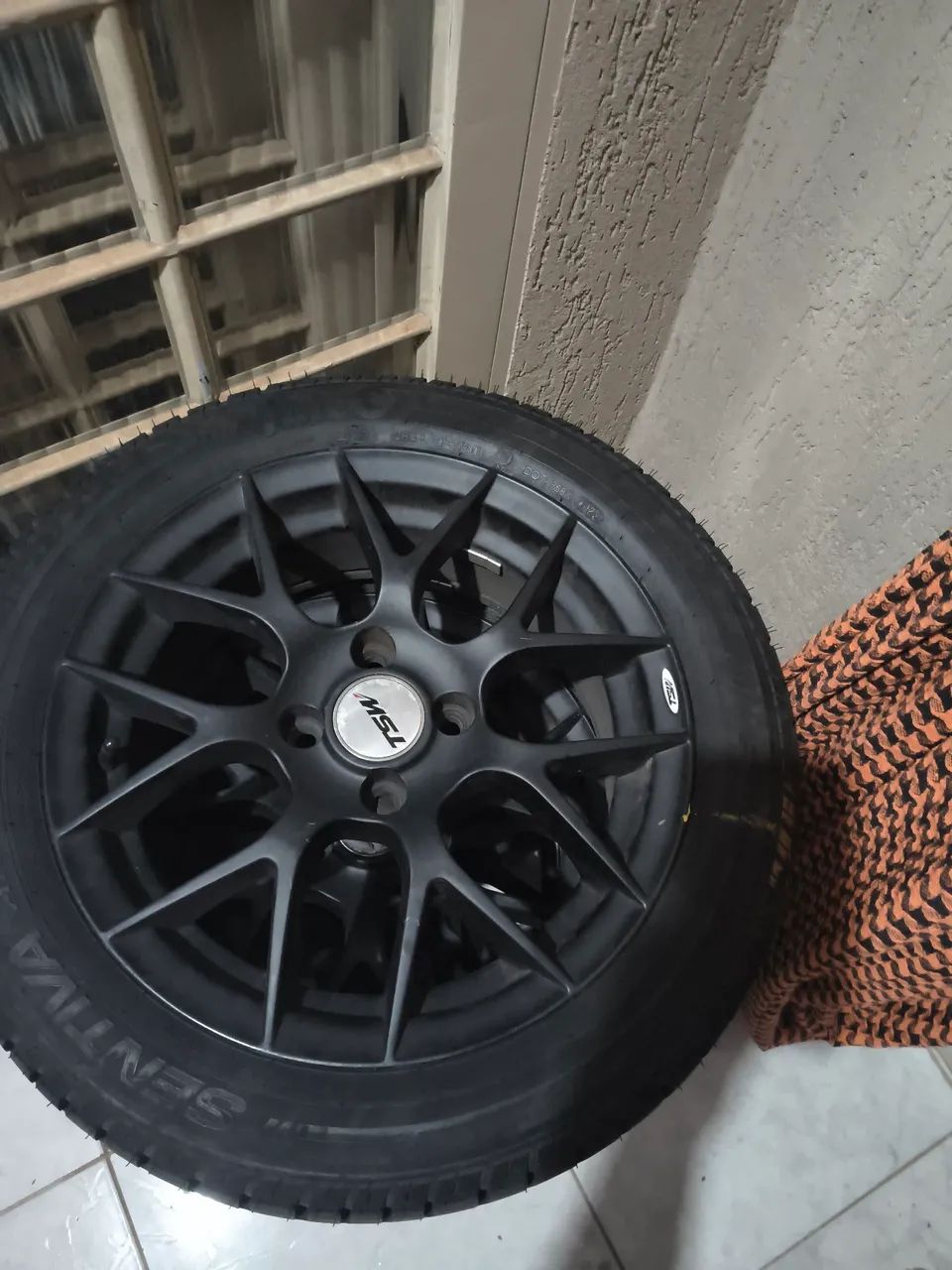 Jogo de rodas TSW aro 15 com pneus novos - Foto 2