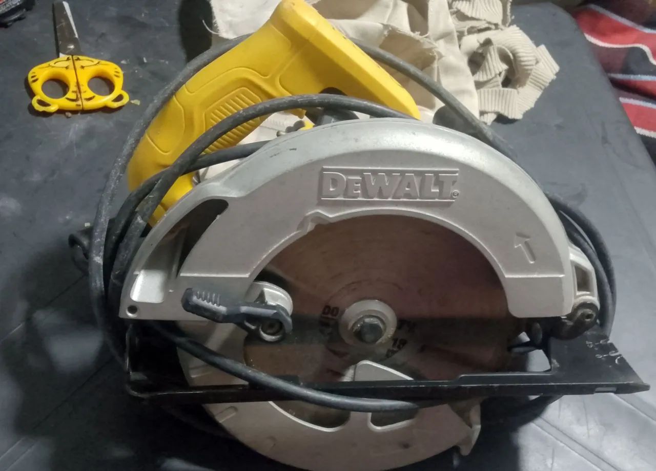Serra Circular Dewalt 220V - Foto 4