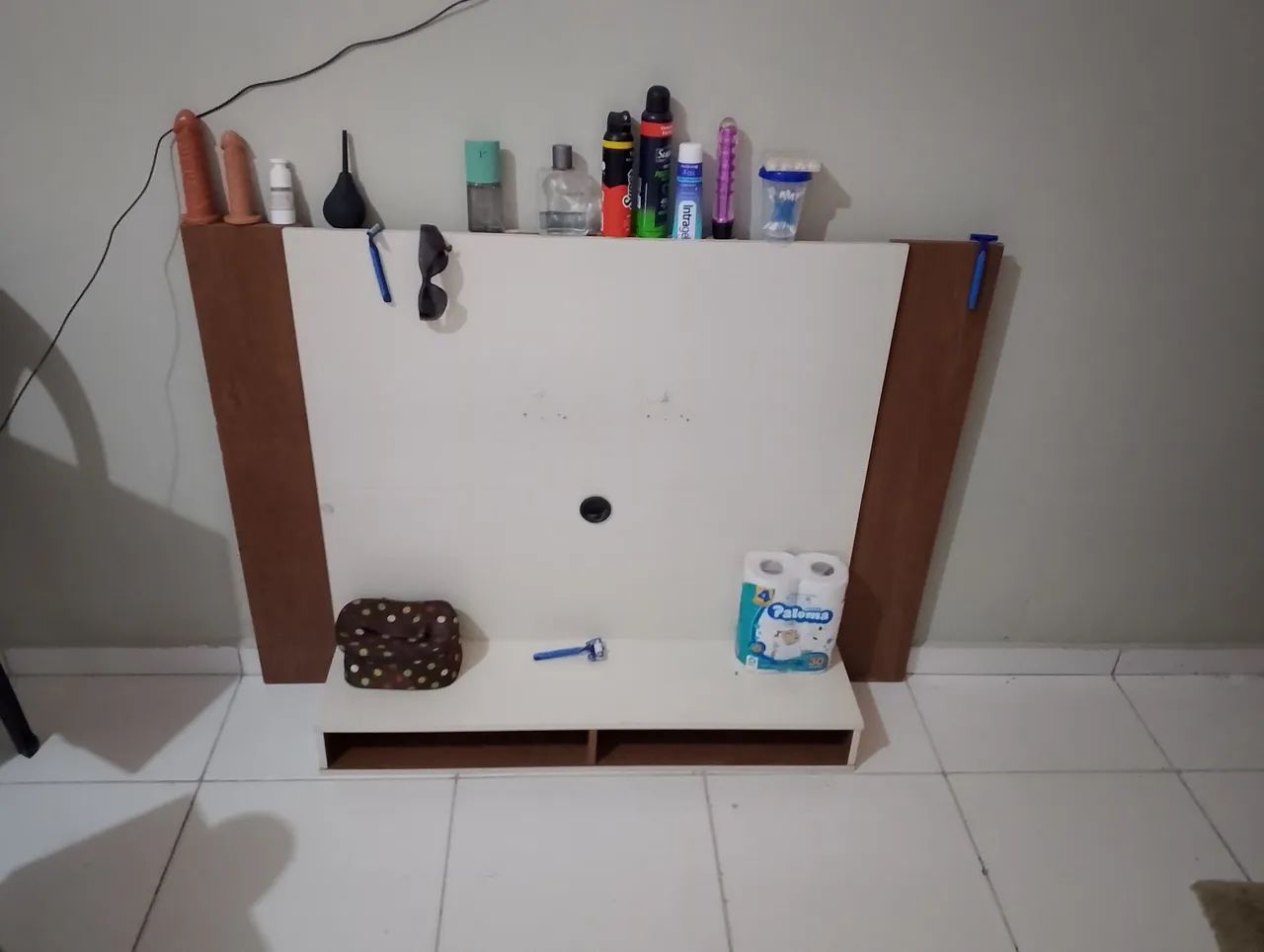 Vende suporte para tv.