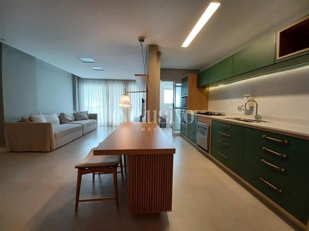 Apartamento 3 dormitórios próximo Beira Mar Norte - Foto 2