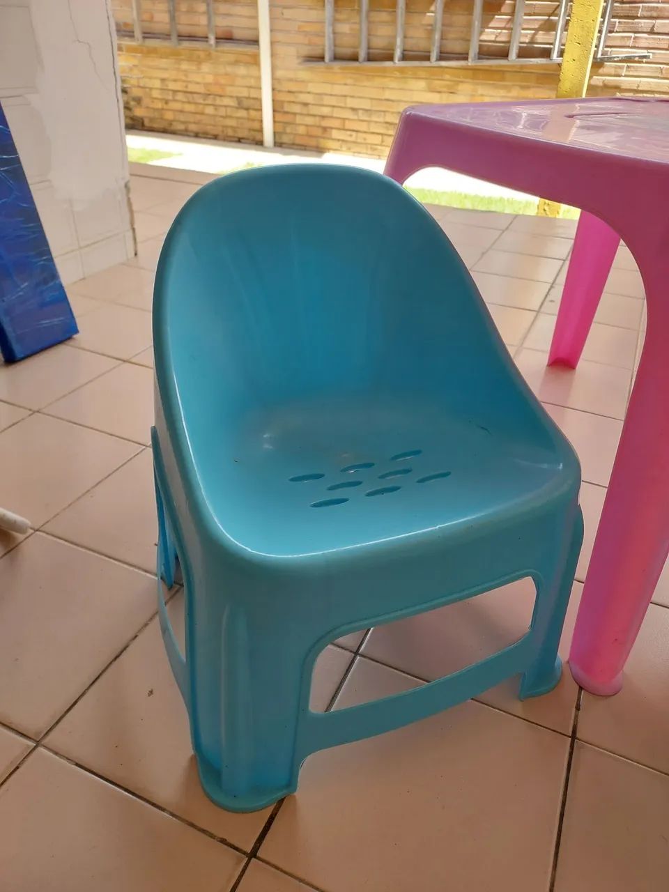 Vendo Mesa e Cadeiras Infantil  - Foto 2