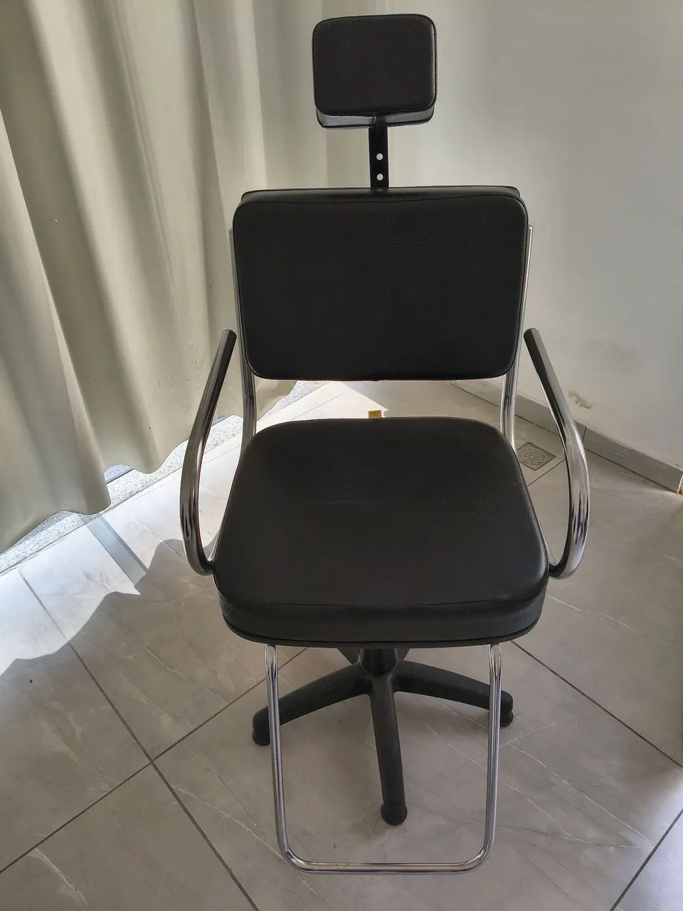 Cadeira profissional salão/barbearia  - Foto 3