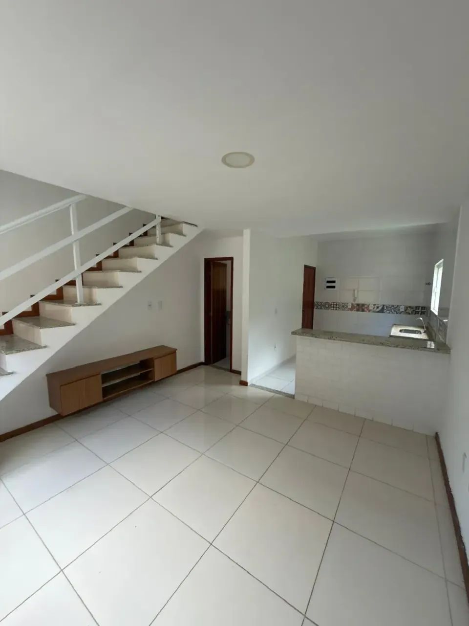 CASA COM 2 QUARTOS EM MUMBUCA
