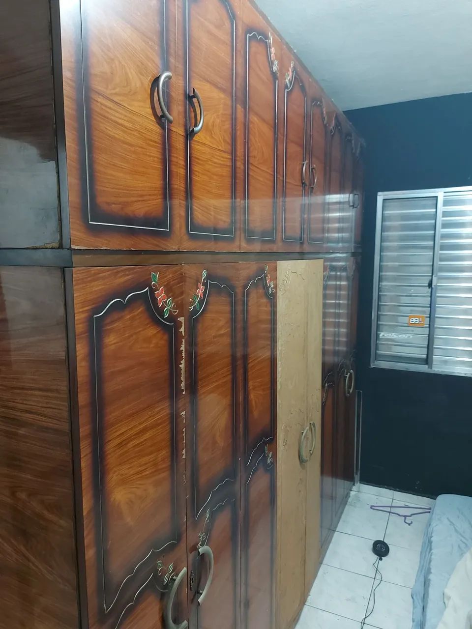 Guarda roupas 6 portas de 50 anos