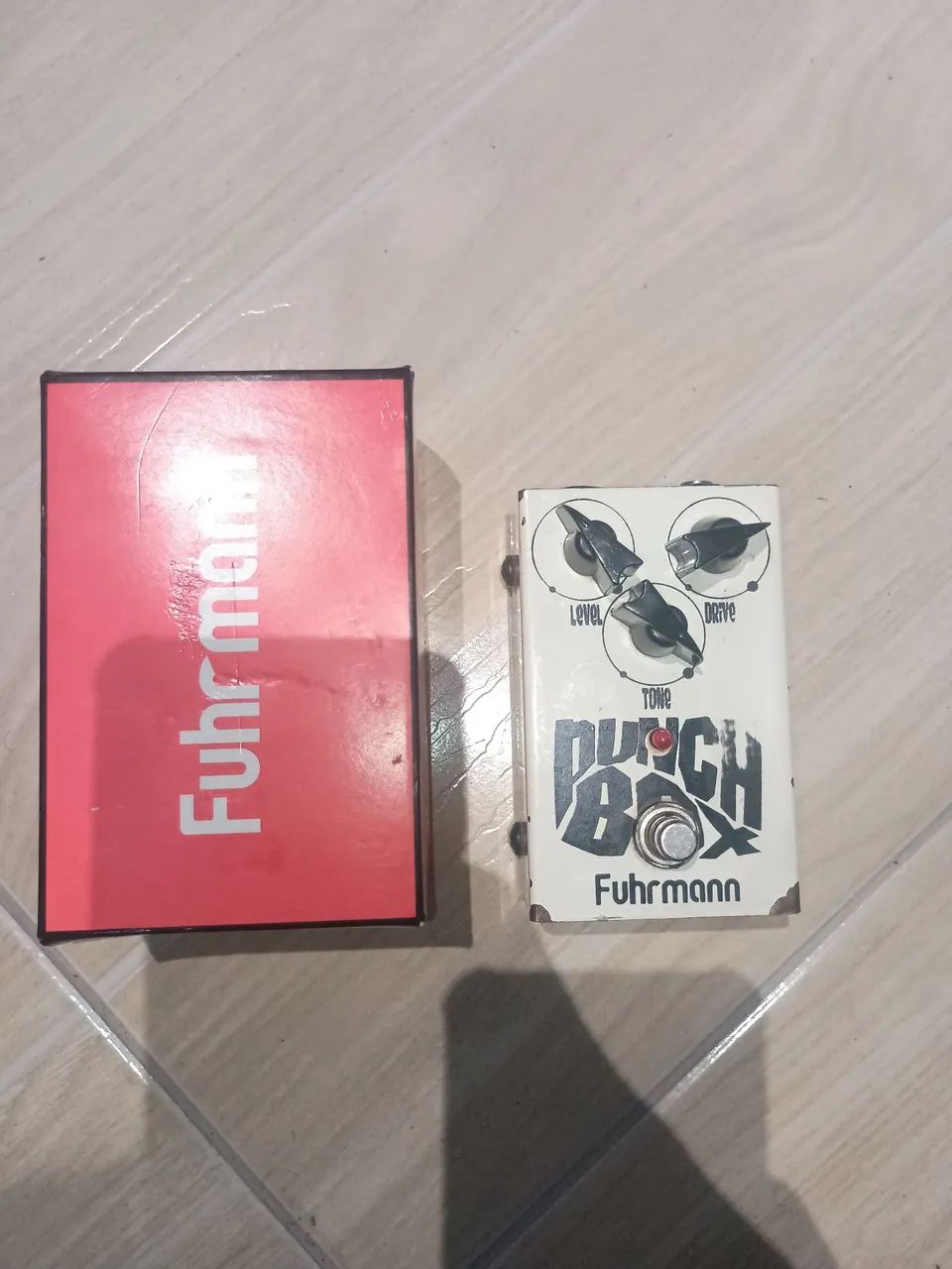 Pedal distortion punch box 