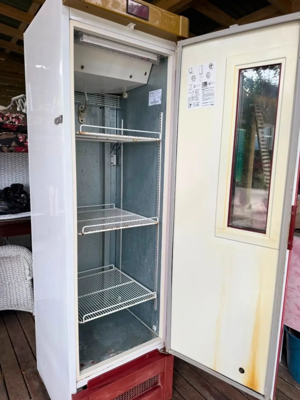 Cervejeira / Geladeira Expositora Metalfrio VN28F 220V - Excelente