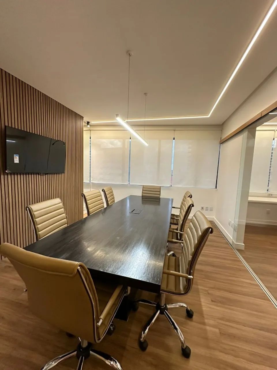 Cadeiras de reunião Seattle bege com base cromada - Foto 5