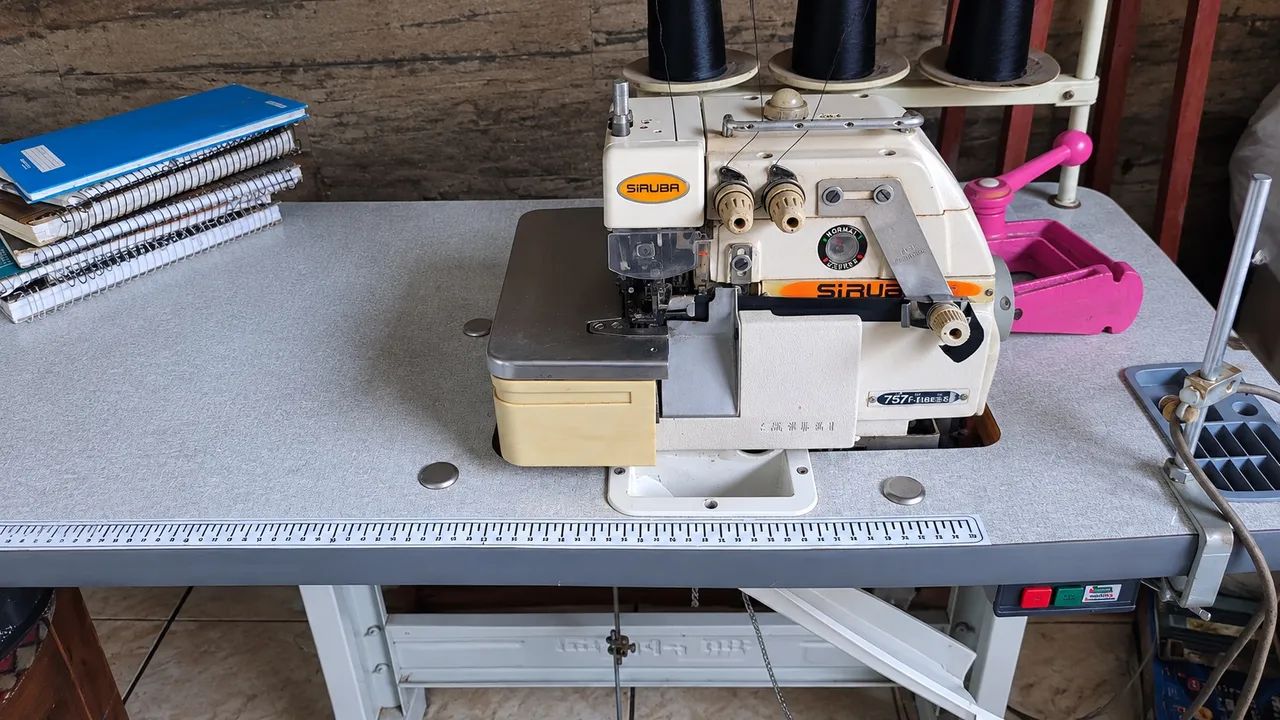 Máquina Overloque Adaptada para Passar Elástico  - Foto 2