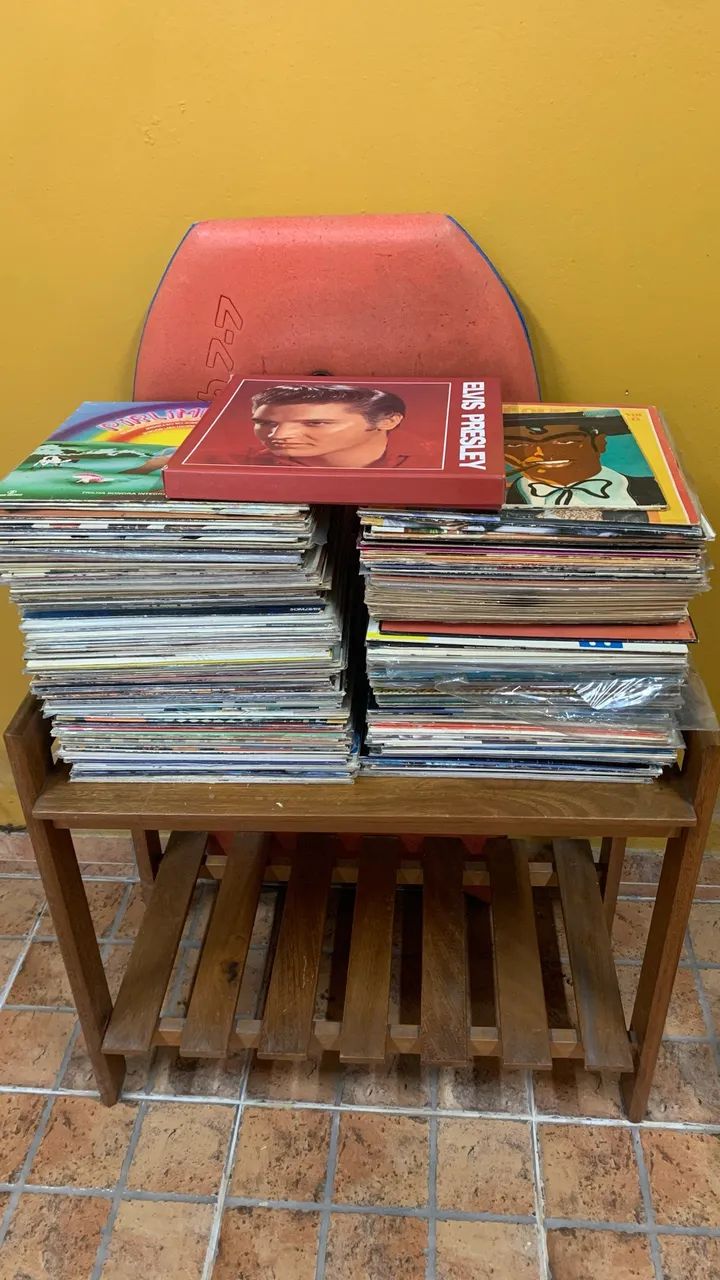 Semana do consumidor, todo acervo com 165 LPs, rock, samba, pagode, MPB, Beatles ..