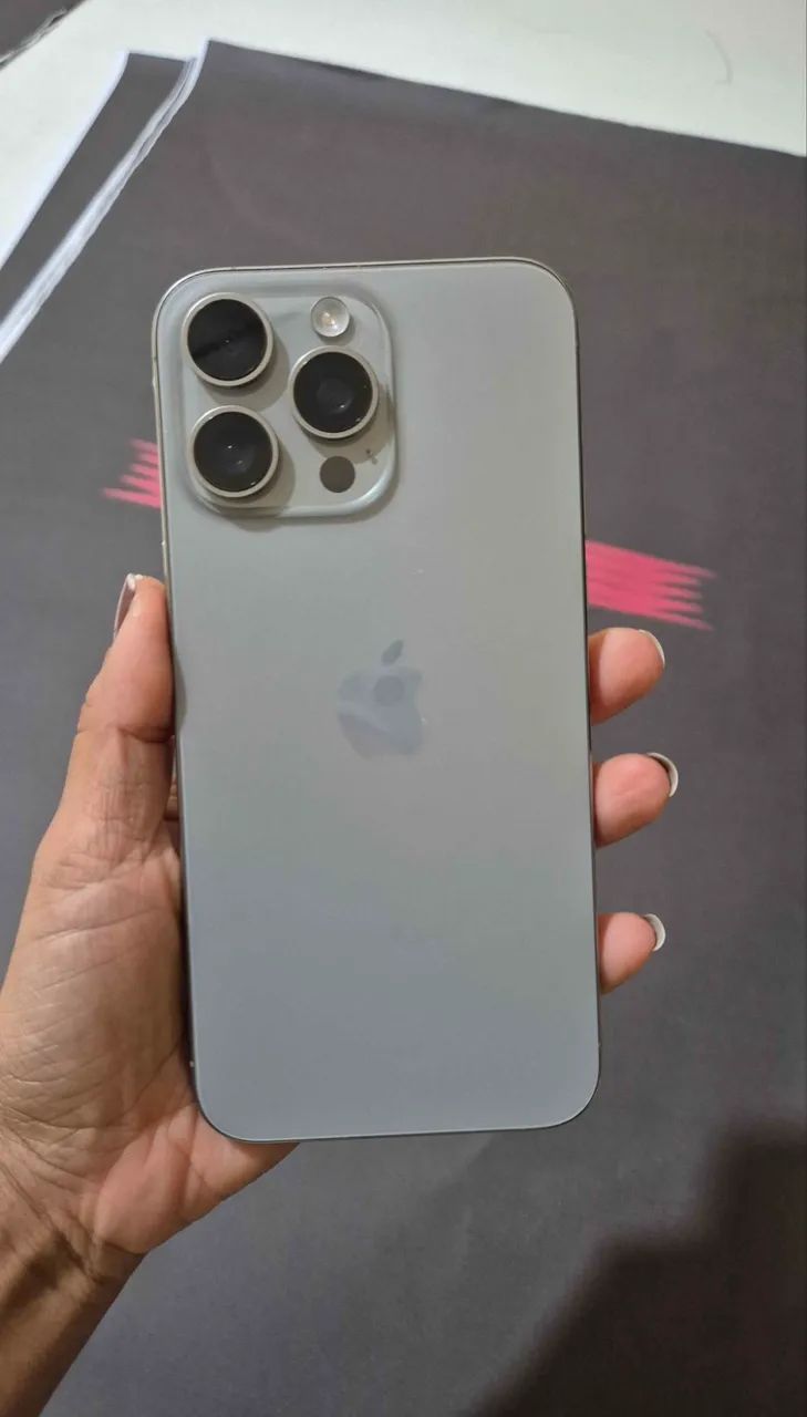 iPhone 15 Pro Max - 256GB  - Foto 2