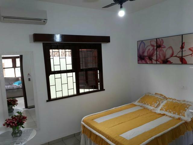 Belíssima casa com piscina em Matinhos - Foto 7