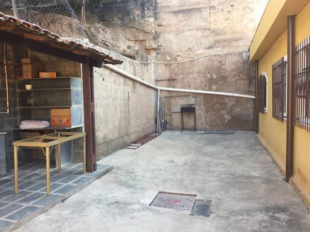 Casa com quintal lote para 2 ruas no Califórnia