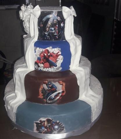 Bolo fake casamento/Marvel - Foto 2