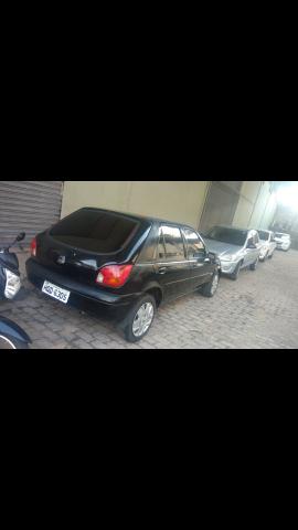 Vende-se esse lindo Ford fiesta em dias