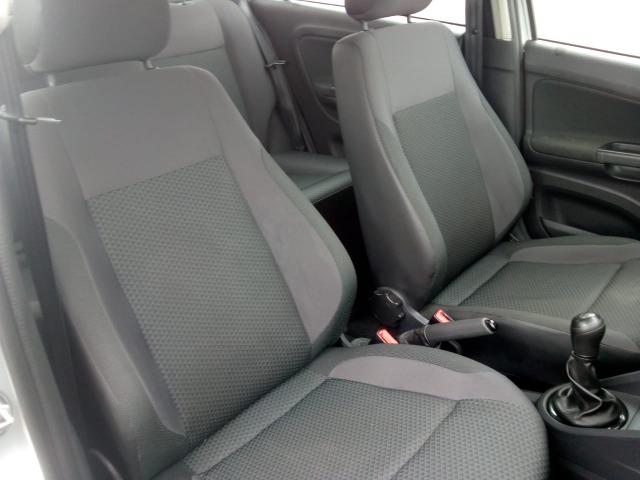 VW Novo Voyage 1.6 - Foto 15