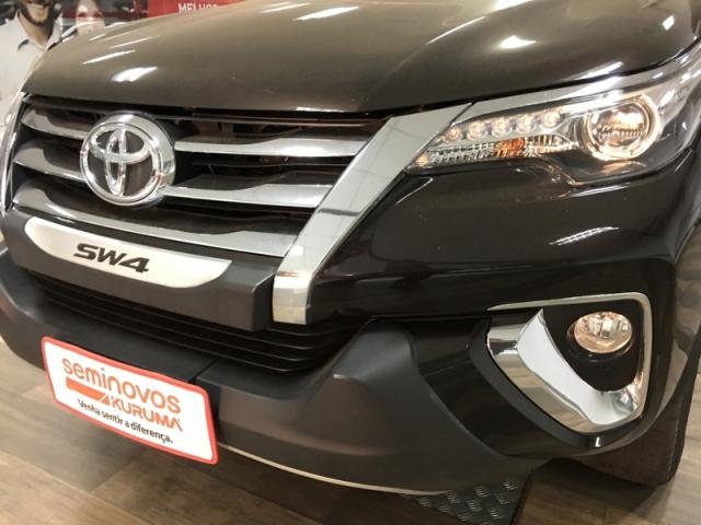 TOYOTA HILUX SW4 2.8 SRX 4X4 7 LUGARES 16V TURBO INTERCOOLER DIESEL 4P AUTOMA. - Foto 3