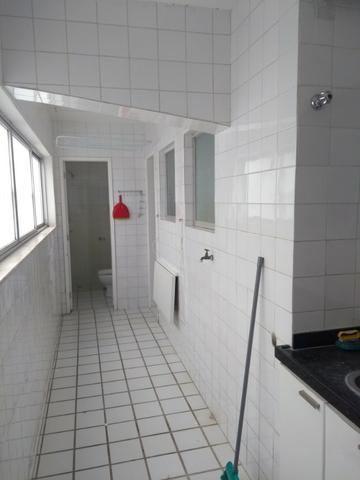 Apto - Petrópolis - 140m2 - 3 quartos sendo uma suíte - 2 vagas -SN - Foto 9