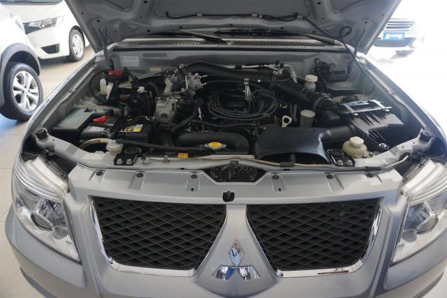 MITSUBISHI PAJERO TR4 2013/2014 2.0 4X2 16V 140CV FLEX 4P AUTOMÁTICO - Foto 13