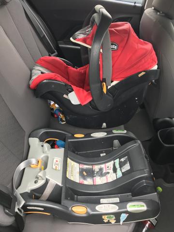 Bebê conforto Chicco com suporte
