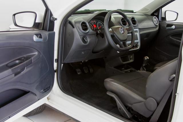 VOLKSWAGEN Saveiro Robust 1.6 Total Flex 8V 2017 - Foto 5