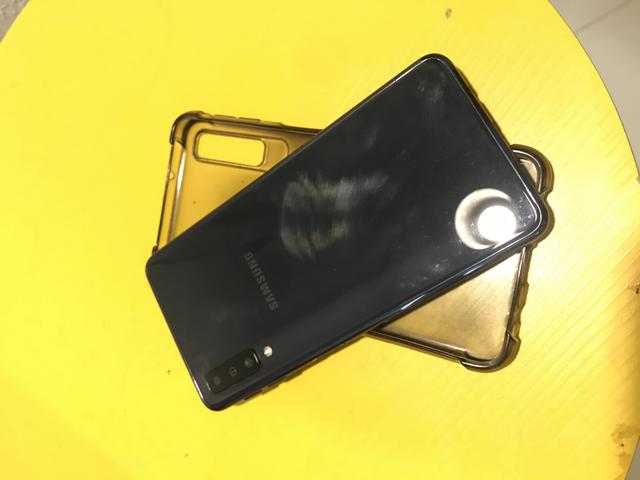 Samsung A7 128gb / 4GB Ram