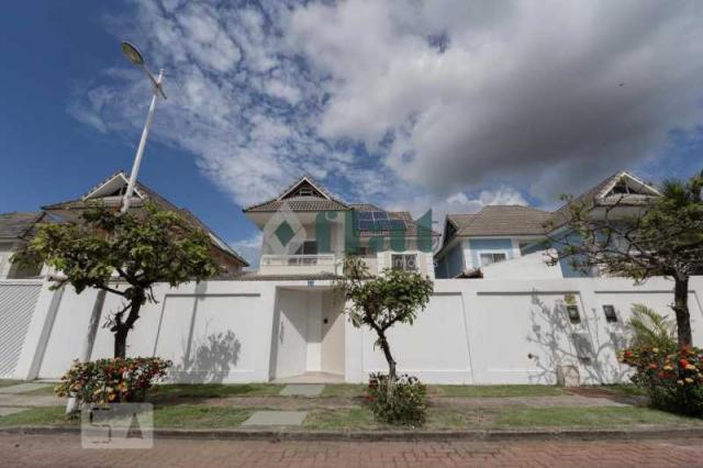 Casa de condomínio à venda com 4 dormitórios cod:FLCN40064